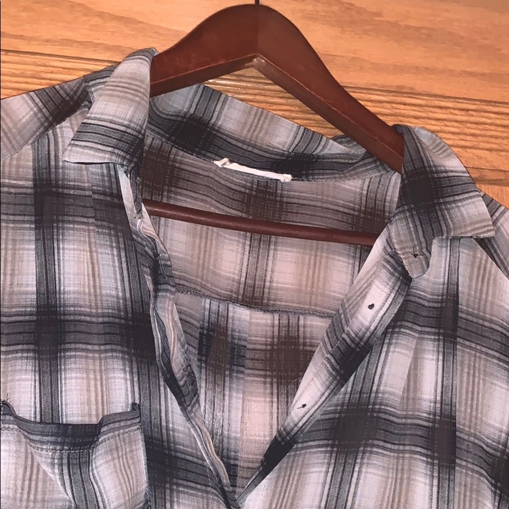 Gray plaid polyester long button  down shirt. - Picture 3 of 7